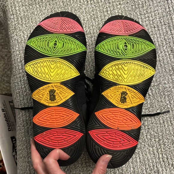 Nike Kyrie 5 Black with Rainbow sole - Picture 4 of 7